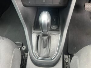 MyMobility Vehicles - WAV - VW Caddy - AV68 SYC - Gear Stick View